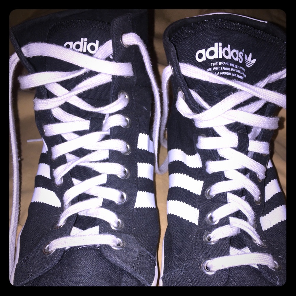 ♥️Adidas Black & White High Tops 12 1/2♥️